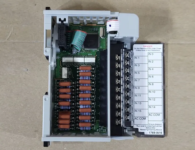 Programlanabilir mantık denetleyicisi endüstriyel otomasyonun temel temelidir